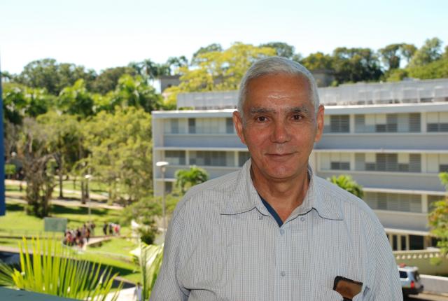 Dr. Oscar Rosado Lojo
