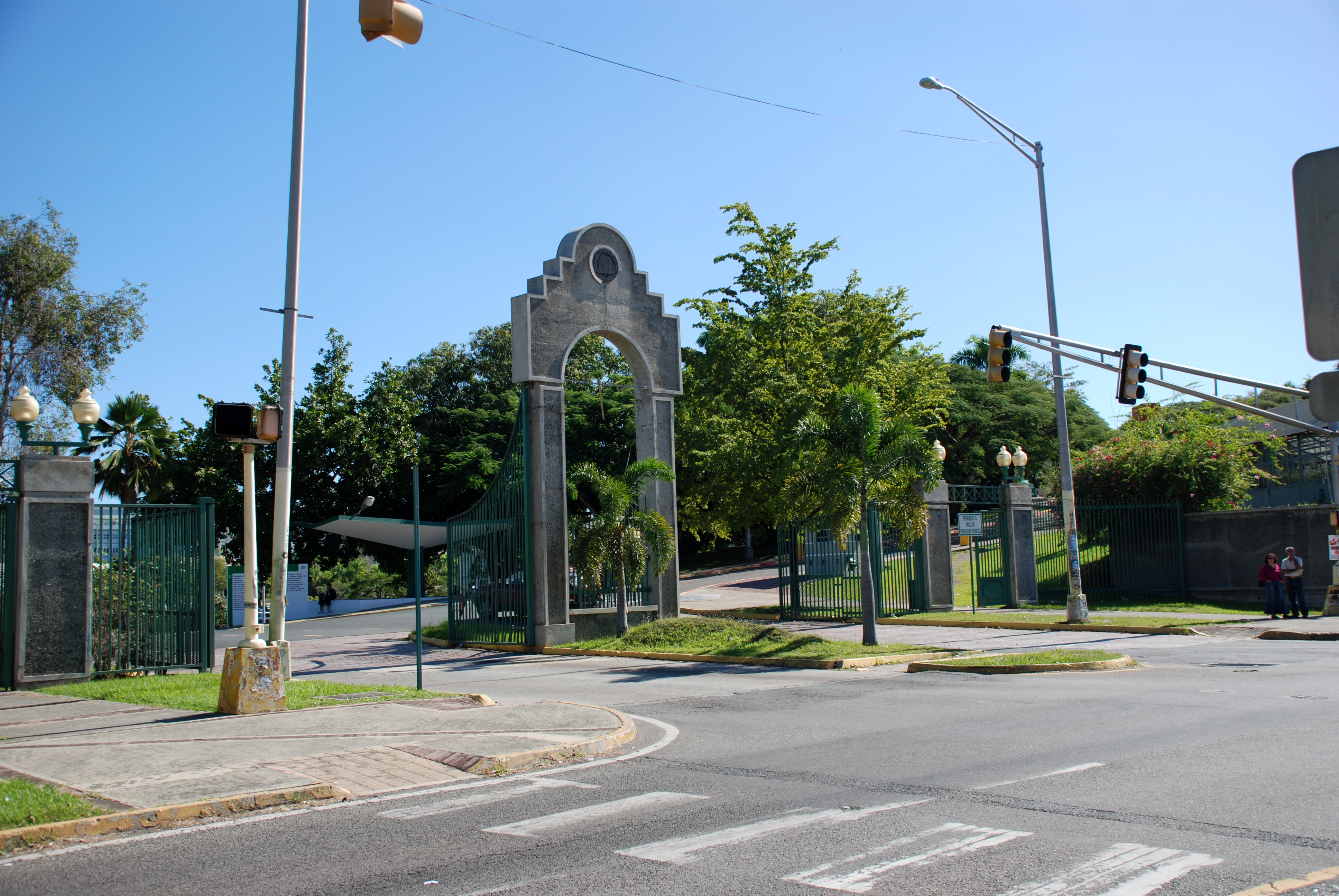 Entrando al Colegio