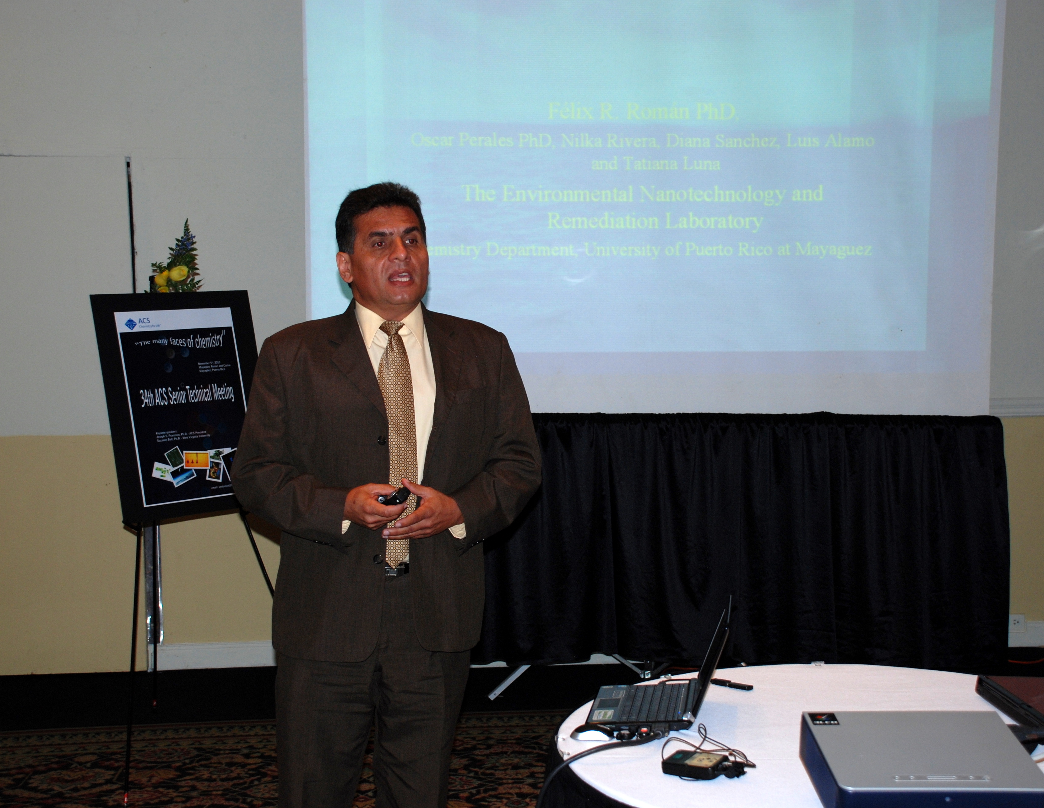 Dr. Felix Roman en ACS Senior Technical Meeting 2010