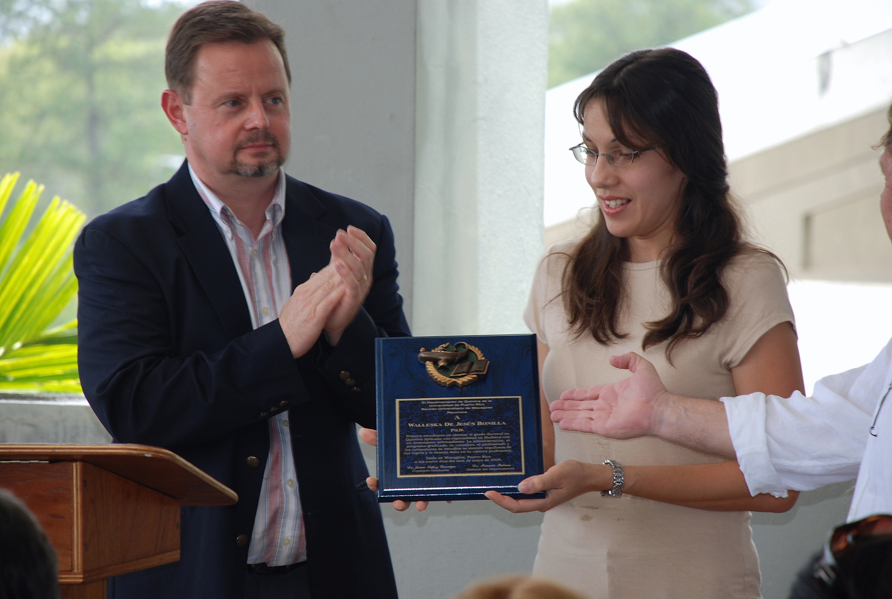 Dr. Francis Patron y Dr. Walleska De Jesus, 1er Ph.D. Quimica Aplicada RUM