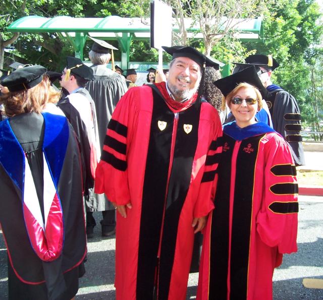 Dr. Lester McGrath y Dr. Rosa Buxeda - Graduacion 2006