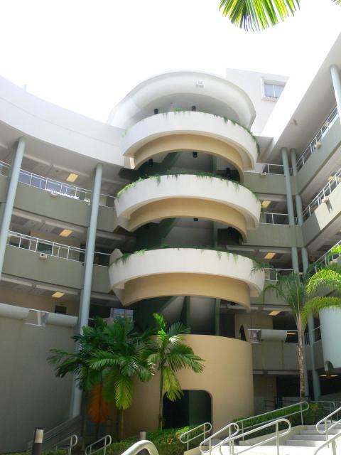 Patio Interior Edificio de Administracion de Empresas